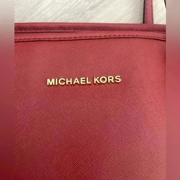 MICHAEL KORS Jet Set Leather Cherry Laptop Large Tote Handbag - Picture 3 of 10
